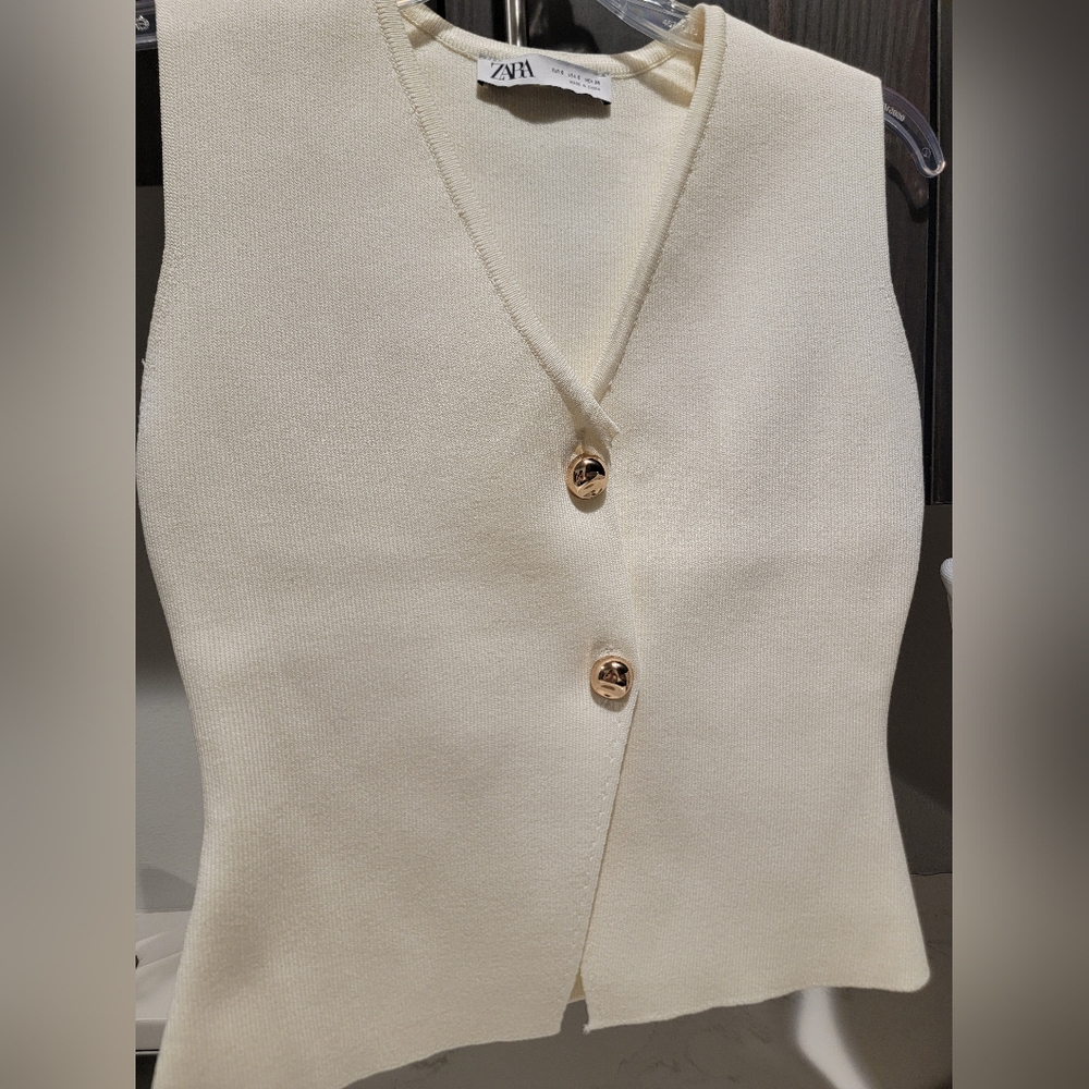 Zara Cream Sleeveless Cardigan
